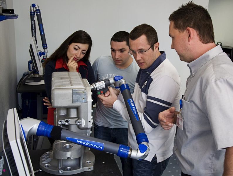 Ein Messinstrument ist nur so gut wie sein Anwender. Schulungen in Form von Lehrgängen und Workshops vermitteln Praxis-Know-how. (Bild: Faro Europe)