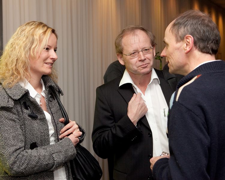 Carmen Escherich und Helmut Krautwurm von der Firma Bay-Soft und Reinhard Windemuth von der Firma Panasonic Industrial Europe  (Archiv: Vogel Business Media)