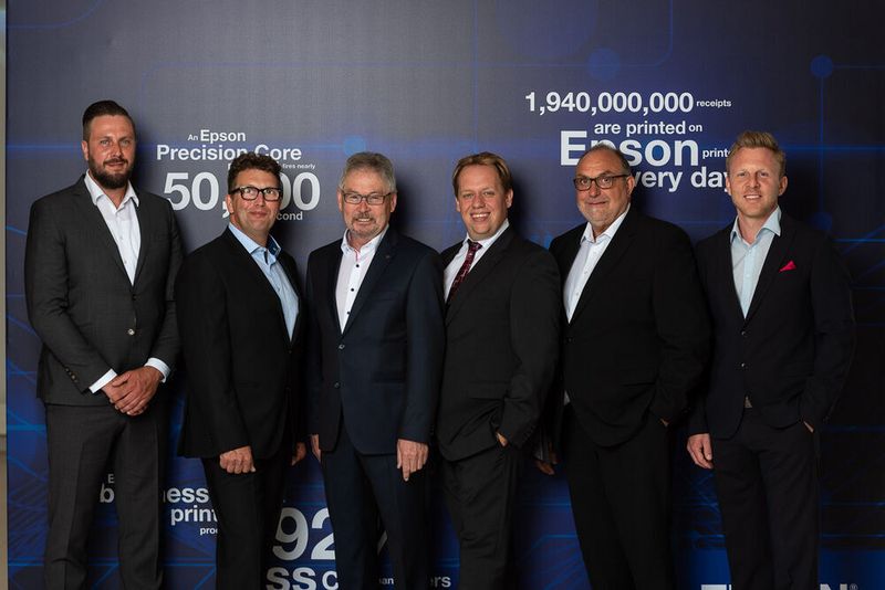 Der neue Epson Fachhandelsbeirat v.l.n.r.: Marc Seegert (Krumpholz Bürosysteme), Jens Walther (Walther Büroorganisation), Andreas Sesselmann (Kipp & Poffo), Björn Böttcher BVC Computer (Vorsitzender des Beirates), Werner Quessel (Datalink), Sebastian Thies (Thies Bürotechnik). (Andreas Schwarz)