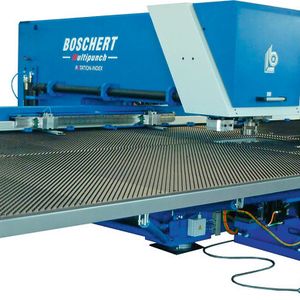 Bild 1: Die CNC-Stanzmaschine Multipunch ist für die Komplettbearbeitung mit einer zusätzlichen Fräseinheit erhältlich.