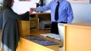 Mit dem Namen eines der größten Autozulieferers der Welt soll das Delphi-Service-Center Vertrauen und Kompetenz vermitteln.  (Foto: Delphi)