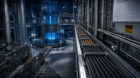 In kerntechnischen Anlagen dringt über viele Jahre Strahlung in die Kabelmaterialien ein und verändert sie nach und nach, wodurch ihre molekulare Struktur geschädigt wird.  (Bild: KI-generiert / Gemini)