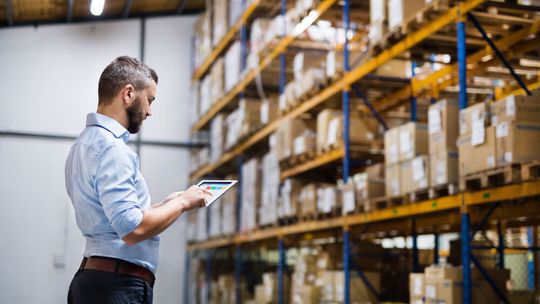 Mit einem neuen Test-Tool in „PSIwms“ lassen sich Lagerprozesse jetzt automatisiert testen.(Bild: Halfpoint - stock.adobe.com)