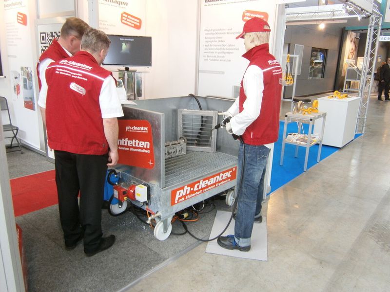 Einige Impressionen von der Moulding Expo-Premiere. (Bild: Königsreuther)