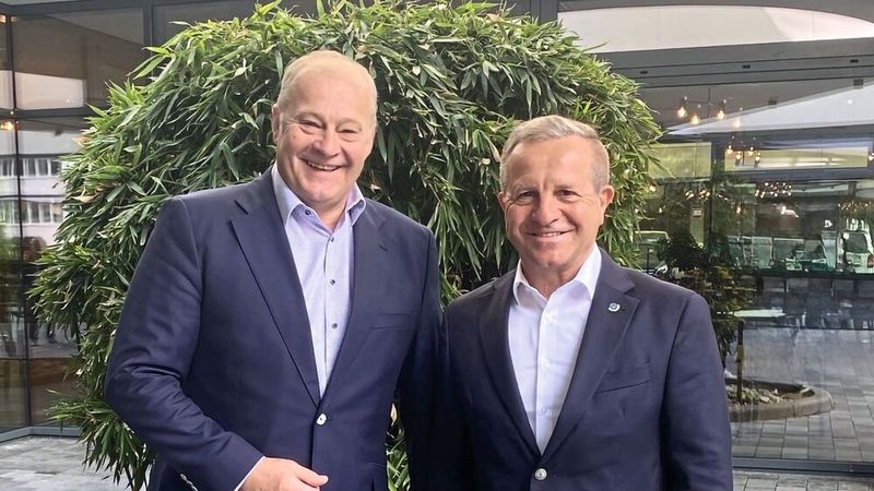 Bundesinnungsmeister Detlef Peter Grün und ZDK-Präsident Thomas Peckruhn erwarten gespannt die diesjährige Automechanika.(Bild:  ZDK)
