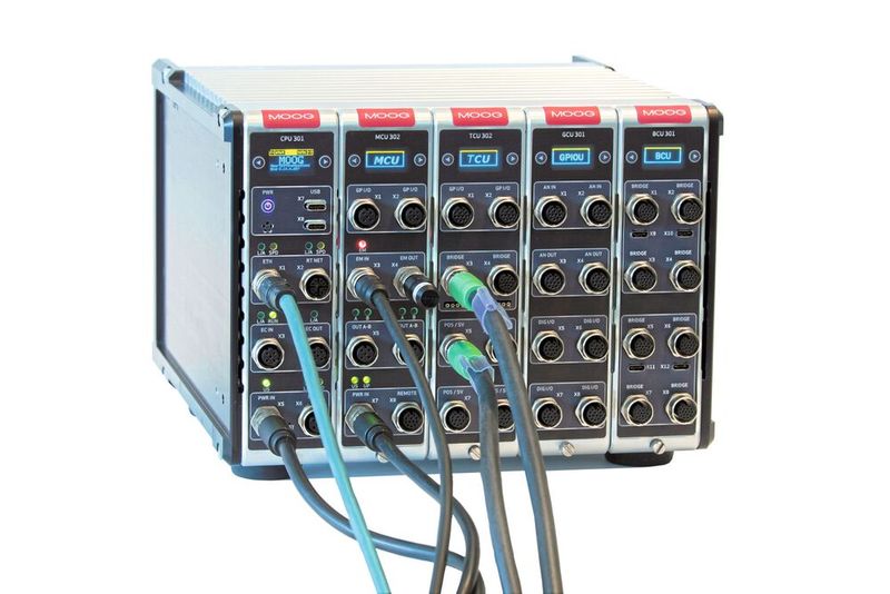 Der neue Test-Controller von Moog verfügt über zwei vollintegrierte Datenerfassungseinheiten (DAQ), mit denen während eines Tests im Labor einige oder mehrere Kanäle erfasst werden können. (Bild: Moog)