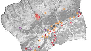 Possible locations for vertical solar installations on infrastructure buildings were mapped and evaluated as part of the "Solar Vertical" project of the University of Applied Sciences Graubünden—here using the example of the municipality of Disentis. (Image:University of Applied Sciences Graubünden)