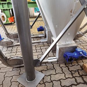 Produktannahme von Bunker-Zwischenbehälter(Bild:  Wessjohann)