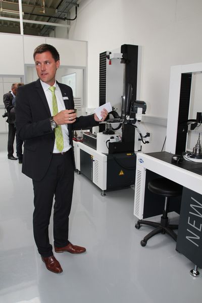 Im Anschluss an den Mapal Dialog am 16. und 17. Juni lud das Unternehmen zur Pressekonferenz, in der neben Fachvorträgen zu neuen Technologien und Verfahren eine Werkzeugvorführung zu bestaunen war. (Bild: Sonnenberg)