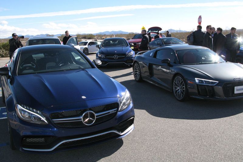 Schließlich war die internationale Motorpresse nur mit echten PS-Schleudern unterwegs. (Seyerlein/»kfz-betrieb«)