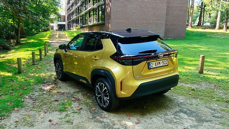 Das Design ist gefällig und polarisiert weniger als beim CH-R. (Bild: Mauritz/»kfz-betrieb«)