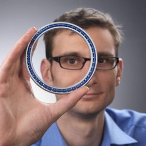 Das kompakte Lagerelement  ... ist platzsparend, kostengünstig und kann problemlos an individuelle Kundenanforderungen angepasst werden.