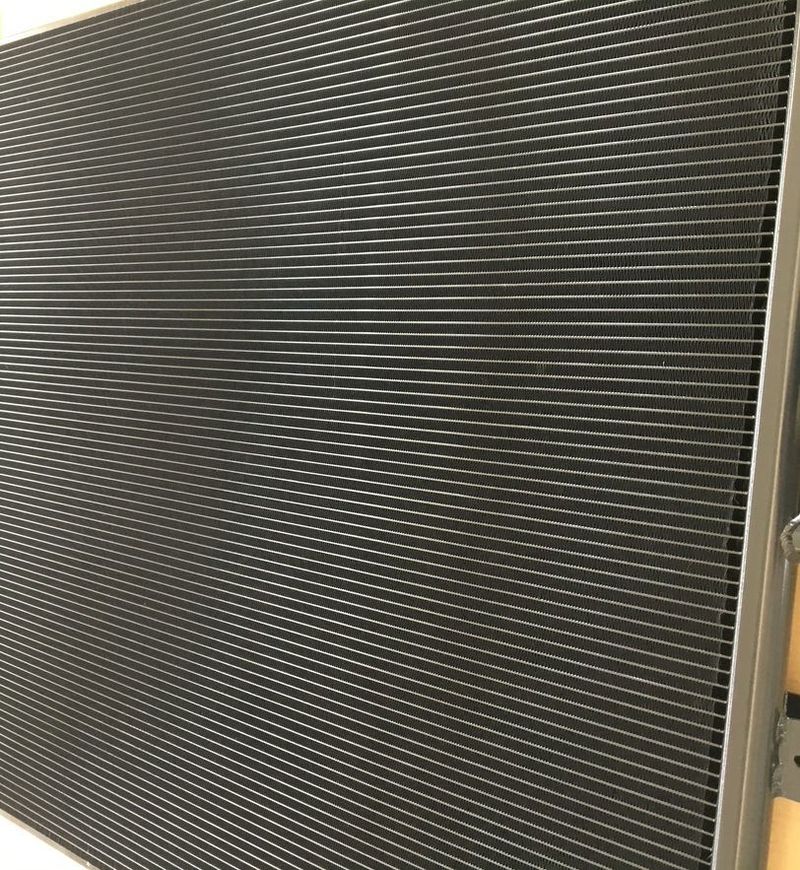 E-Coating-Tauchbeschichtung bei einem Microchannel-Wärmetauscher