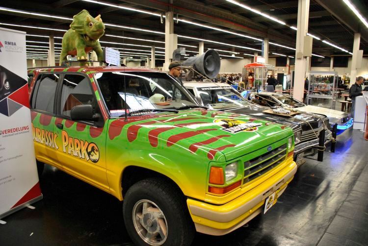 Eine weitere Sonderschau auf der Retro Classics Bavaria: berühmte Fimautos. Leider fehlten trotz Ankündigung der Van des A-Teams und K.I.T.T, der berühmte Pontiac aus Nightrider. Die anderen drei Exemplare standen „halt so da“. (Dominsky)