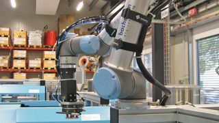 Dank der Flexibilität der Roboter haben sich zudem immer wieder neue Möglichkeiten ergeben, wo die Roboter eingesetzt werden konnten, so dass der Einsatz mittlerweile weit über die ursprünglich geplanten Aufgaben hinausgeht.  (Profatec)