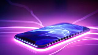 Battery dead? A Chinese start-up aims to prevent this with a new nuclear battery. (Image:jambulart - stock.adobe.com - KI-generiert)