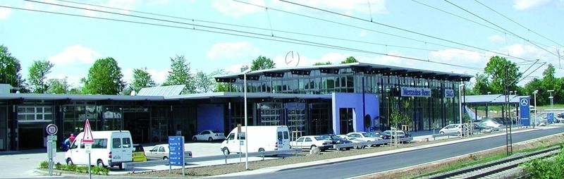 Bretten: S & G erstellte 2001 einen Neubau für Mercedes-Benz-Fahrzeuge. (Archiv: Vogel Business Media)