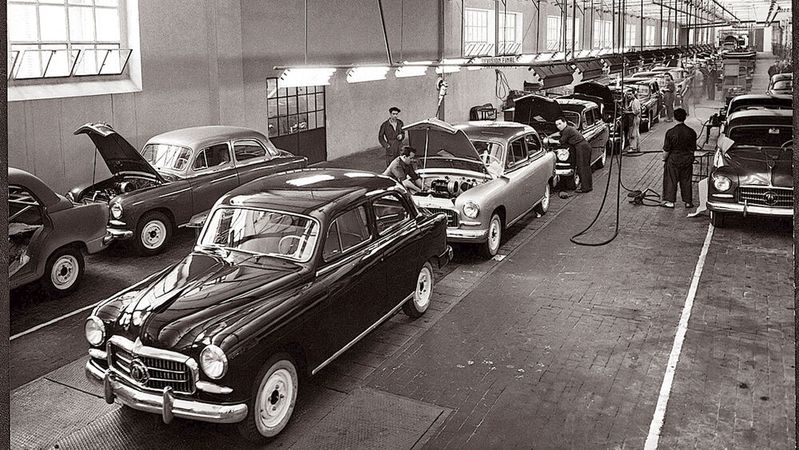Der 1400 war das erste Modell von Seat. Es wurde ab 13. November 1953 aus angelieferten Teilesätzen montiert. 1955 wurde er durch den Seat 1400 A ersetzt und nun komplett in Spanien gefertigt. (Bild:  Seat)