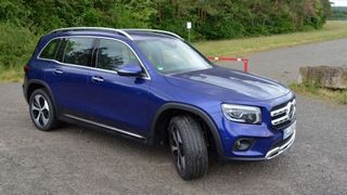 Mit dem GLB wirbt Mercedes um die Familienkundschaft mit Premiumanspruch. (»kfz-betrieb«/ Rehberg)