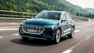 Laut KBA sind weltweit 42.668 Einheiten des Audi E-Tron betroffen, davon 1.453 in Deutschland. (Bild: Audi)