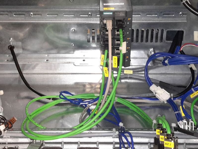 Standard-Netzwerkkabel in der Produktion sind bekannte Fehlerquellen. (IVG Göhringer)