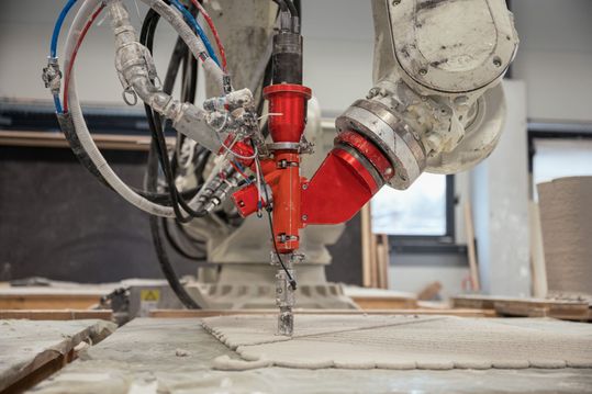 (Concrete 3D druckte für das 717 Quadratmeter große Flachdach des Bauhofs Bludenz 792 Verdrängungskörper aus Beton. Bild: Janosch Schallert)