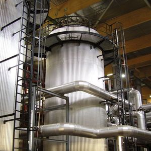 Wurde früher oft nur auf die Investitionskosten gesehen, werden nun verstärkt qualitativ höherwertige Wärmeträgeröle, wie hier in diesem Thermalöl-Erhitzer, gewählt, um die Betriebskosten dauerhaft zu minimieren. 