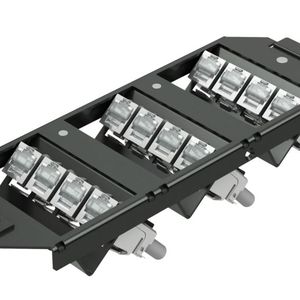 Die ZVK bietet Lösungen für bis zu 12 Easylan Fixlink-Module auf einer Ackermann GB3-Trägerplatte für den Bodentank.(Bild:  ZVK/Piepenbrink)