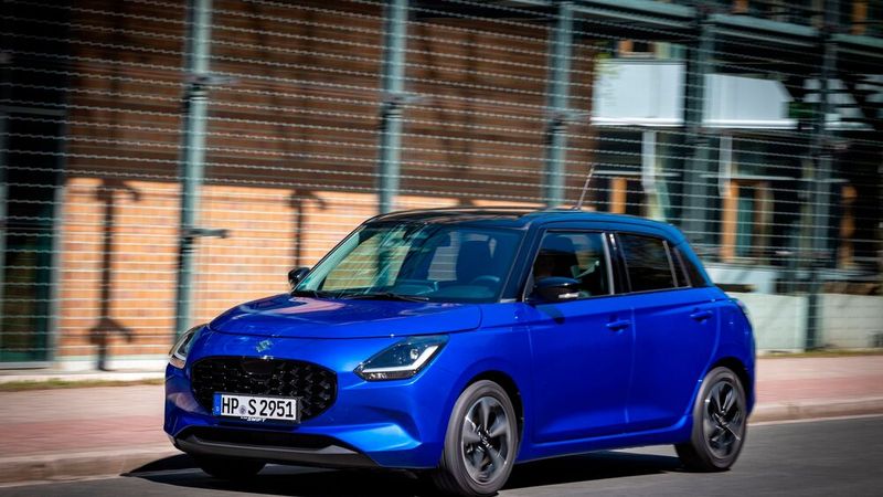 Kunden, die ihren Suzuki (im Bild das Modell Swift) regelmäßig zum Service bringen, erhalten eine Verlängerung der Herstellergarantie auf bis zu acht Jahre.(Bild:  Suzuki)