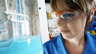 Auf der Suche nach neuen Katalysatoren: BASF beteiligt sich an Projekten zur biokatalytischen Aminsynthese und zum Einsatz von Enzymen für die Herstellung funktioneller Biopolymere.  (Bild: BASF)