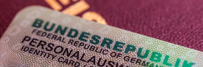 Der Ausweis ist eines der wichtigsten Dokumente für Bürger und Bürgerinnen. Mit der amtlichen Urkunde wird ihre Identität festgestellt