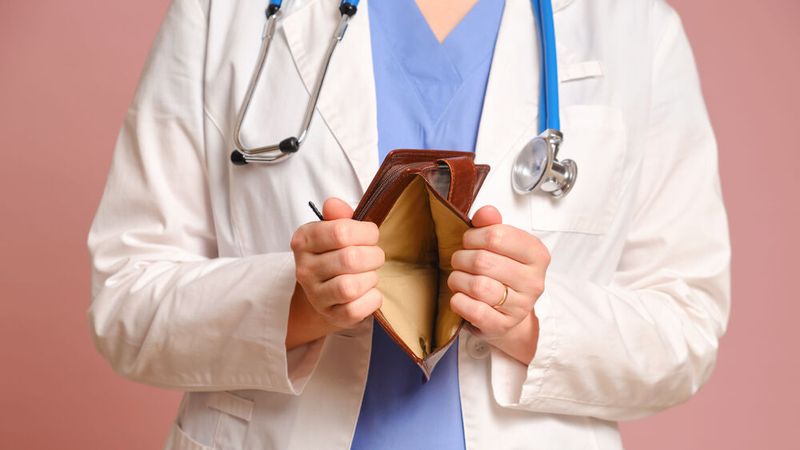 Im Gesundheitswesen ist die Wallet aktuell noch ziemlich leer. Das soll sich aber bald ändern.(Bild: ©  Андрей Журавлев - stock.adobe.com)