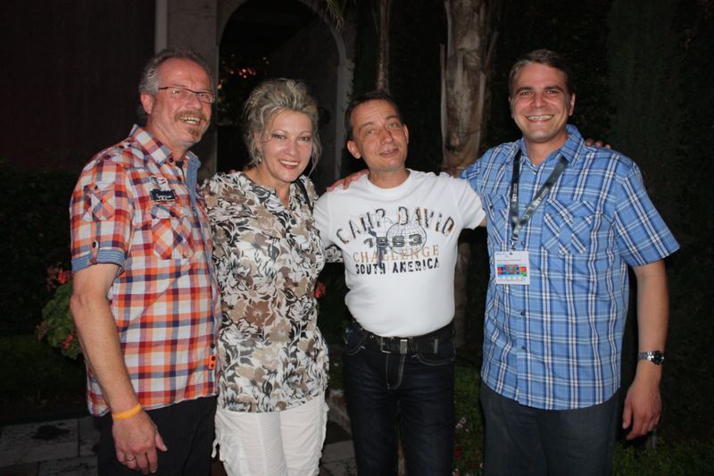 Von links: Rainer Vincke (Vinor), Gaby Vincke (Vinor), Thomas Junglas (GWS Gesellschaft für Warenwirtschafts-Systeme) und Daniel Mikeleit (ELO Digital Office) (IT-BUSINESS/Sarah Maier)