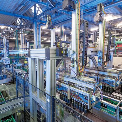 Auch schwere Lasten über weite Strecken zu transportieren, gehört zu den Paradedisziplinen der Lineartechnik, vor allem mit Zahnriementrieb. (Bild: RK Rose+Krieger)