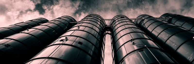 Datensilos schaden dem Geschäft. Eine Digital Experience Plattform hingegen ermöglicht zentrale Datenpflege und konsistente Distribution auf alle Kanäle.(Bild:  gemeinfrei /  Pixabay)