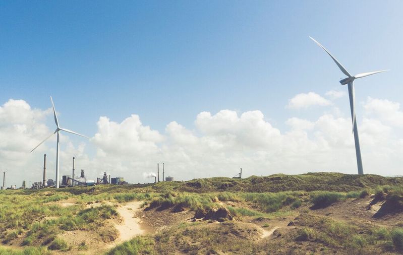 Tata Steel Nederland in IJmuiden (Bild) gehört zu dem emissionsärmsten Stahlerzeugern, heißt es. Mit dem neuen Stahl namens Zeremis Carbon Lite erfülle man nun die wachsende Nachfrage sämtlicher Schlüsselbranchen, nach Stählen der „grüneren“ Art.