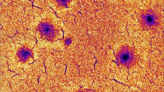 Nach 25 Schnellladezyklen zeigt die Mangan-Verteilung in der Elektrode deutliche Löcher. (Bild: Ulrike Bösenberg/Desy)