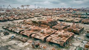 Kritik aus Kiel! Macht der Verteidigungsminister mit den vielen Milliarden das Richtige? Oder gehören klassische Waffensysteme, wie der Panzer oder die Fregatte auf den Schrottplatz, weil alles nur noch digital, per KI oder über Drohnen ablaufen wird? Hier die Meinungen dazu ... (Bild: KI-generiert)