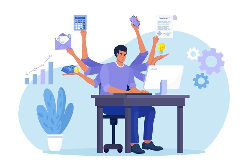 Das Multitasking nicht funktioniert ist wohl jedem bewusst – trotzdem wird es immer wieder versucht. Allerdings wechselt das Gehirn dabei nur zwischen den verschiedenen Aufgaben. Dieser Vorgang ist nicht nur anstrengender, sondern auch ermüdend. Arbeiten Sie Ihre Aufgaben daher nacheinander ab und dafür konzentrierter. (Bild: buravleva_stock – stock.adobe.com)