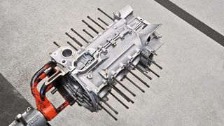 Für 911er der Baujahre 1968 bis 1976 bietet Porsche Classic ab sofort wieder neue Magnesium-Kurbelgehäuse an. (Bild: Porsche )