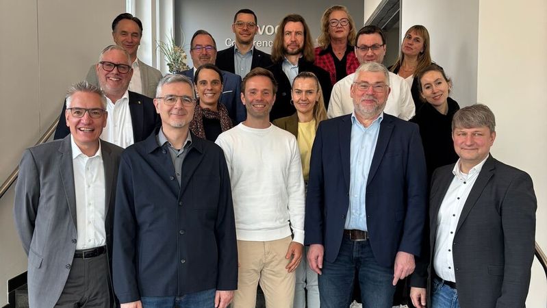 Die Jury des Automotive Business Awards besucht in den kommenden Tagen alle nominierten Betriebe.(Bild:  Model – VCG)