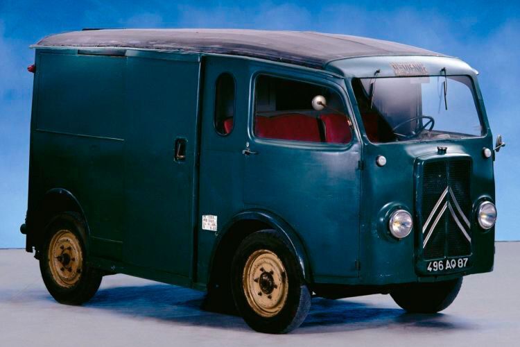 Er war der Vorläufer das H: Den „TUB“ baute Citroën zwischen 1939 und 1941. Das Modell war das erste Nutzfahrzeug mit einer seitlichen Schiebetür.  (Citroën)
