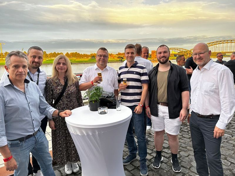 (v. l.) Alexander Rabinowitsch (S&K), Marco Pohlmann (Palit), Monika Krafczyk (S&K), Gregory Kyeck, David Livingston, Tim Kolberg (Nvidia) und Horst Günther (ZOTAC). (Bild: Vogel IT-Medien)