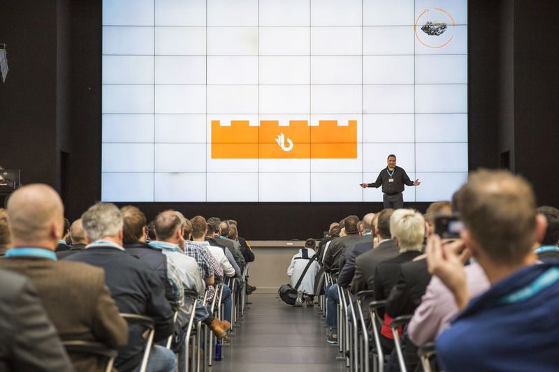 Dietmar Hölscher (Projektleiter bepado) während der Shopware-Keynote (Bild: Shopware)