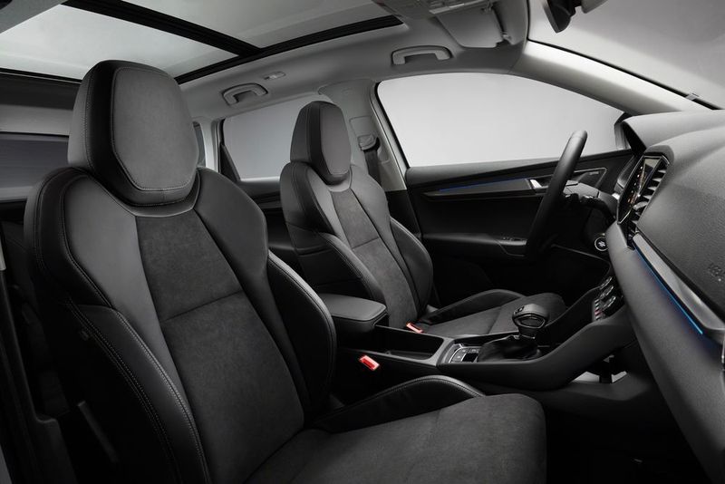 Für die Anmutung des Innenraums hat sich Skoda am Segment orientiert, sportlich wie es sich für Sports Utility Vehicles gehört. (Skoda)