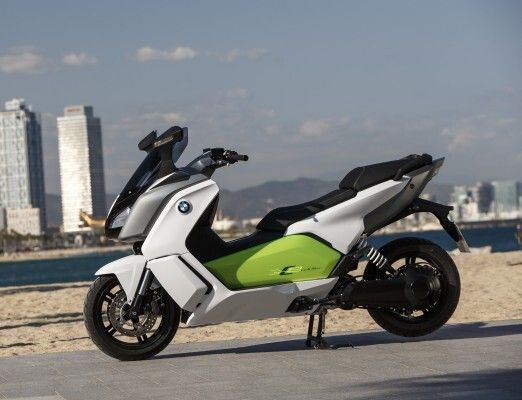 Der neue BMW C evolution bei der offiziellen Präsentation in Barcelona (BMW)