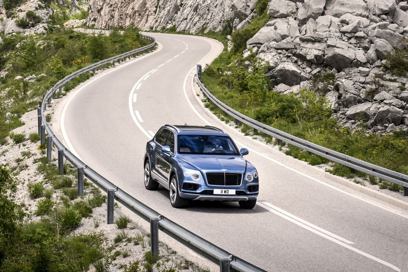 320 kW/435 PS leistet das Aggregat. (Bentley)