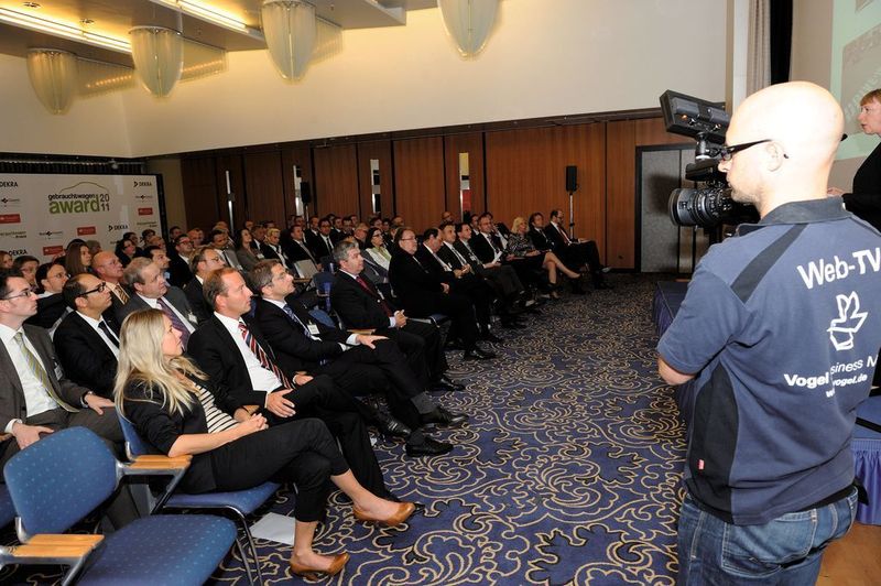 100 Gäste kamen zur Verleihung des Gebrauchtwagen Award 2011. (Mack)