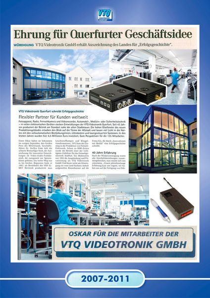 Ein Blick ins Archiv: Alte Zeitungsausschnitte dokumentieren die Entwicklung von VTQ und zeigen, wie das Unternehmen über die Jahre in der regionalen und fachlichen Öffentlichkeit wahrgenommen wurde. Die Sammlung macht sichtbar, dass Unternehmensgeschichte nicht nur aus Produkten, Kennzahlen und Meilensteinen besteht, sondern auch aus vielen kleinen Momentaufnahmen. (Bild: VTQ Videotronik GmbH)