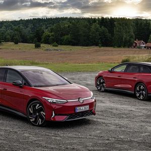 In knapp über 5 Sekunden stürmen diese Familien-Flitzer aus dem Stand auf Tempo 100.(Bild:  VW)